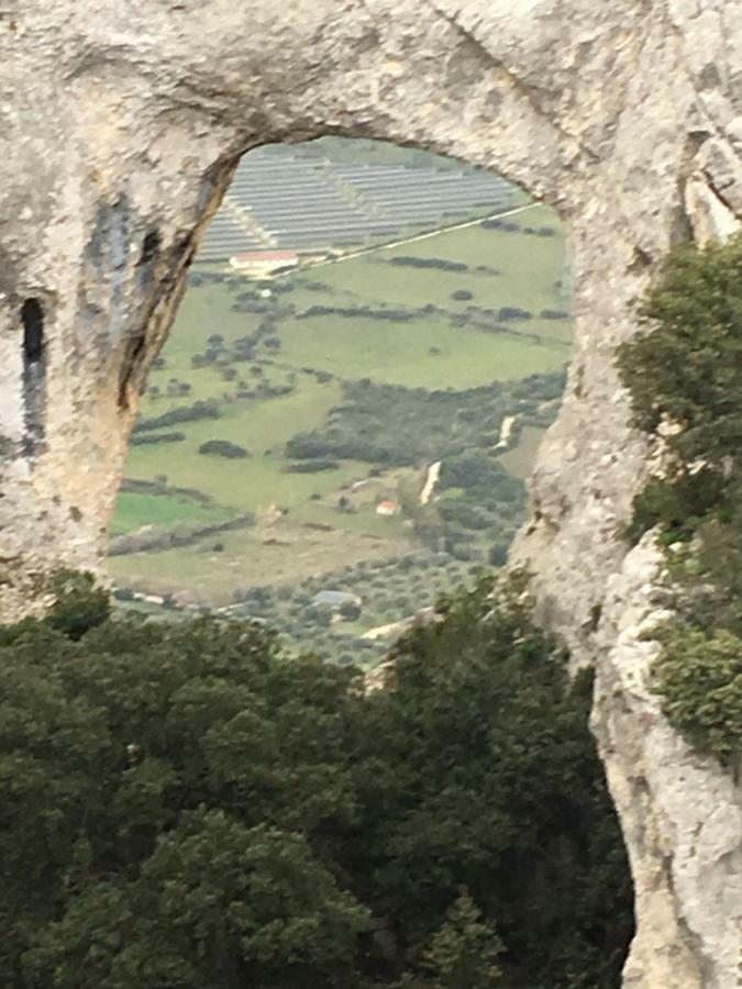 Sa Domu E Muru Galtellì Eksteriør bilde